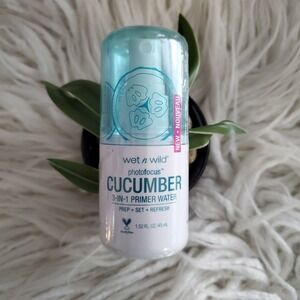 Wet N Wild Photofocus 3-in-1 Cucumber Primer Water